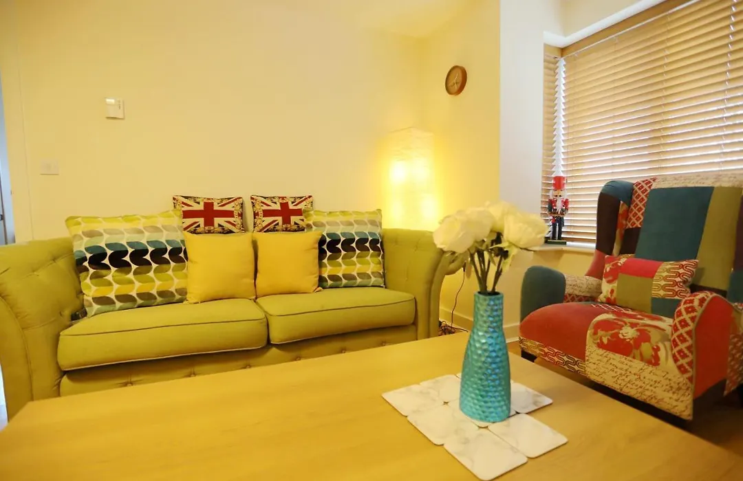 Easytravel Luxury Nec/Airport 3 Beds House-1