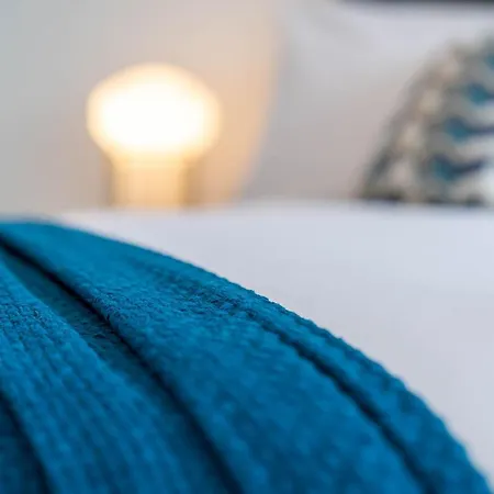 Luxe 1 Bedroom Comfy Apartment - City Centre-3