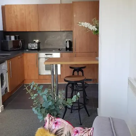 City Centre 1 Bed Apartment With Free On Site Parking With Cctv By Lets Relocations-2