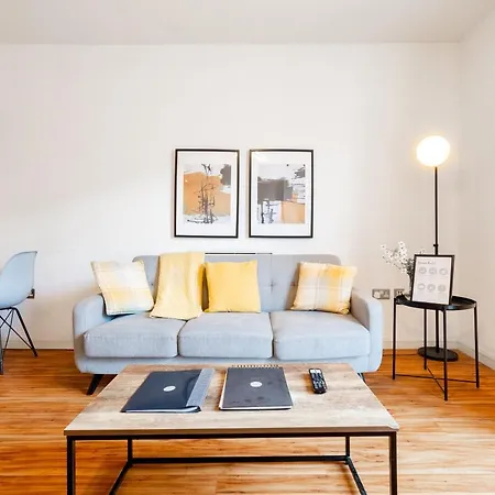 Exotic City Retreat 2 Bed 2 Bath - Free Parking-3