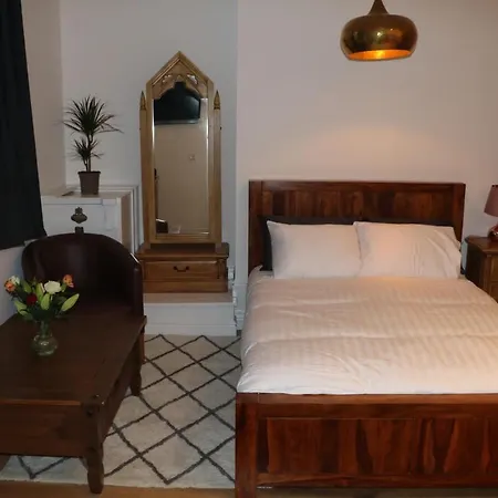 21 Frederick Street Apartment-2