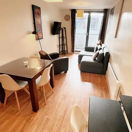 The Arcadian, Birmingham City Centre, By Lark Accommodation Cosy 1-Bedroom Flat-3
