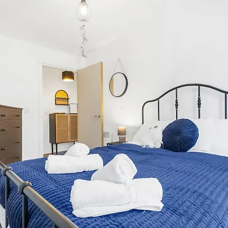 Magical - 2Bed Apartment- City Centre-Free Parking-3
