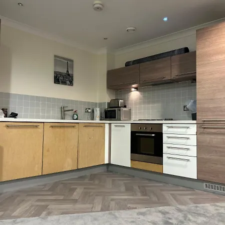 2 Bedroom Apartment City Centre Birmingham-3
