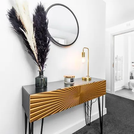 Cosy Birmingham City Centre Apartment-3