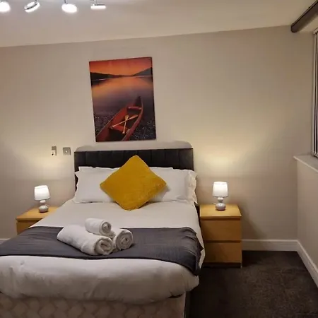 Birmingham Amethyst, 3 Bedroom Apartment-3
