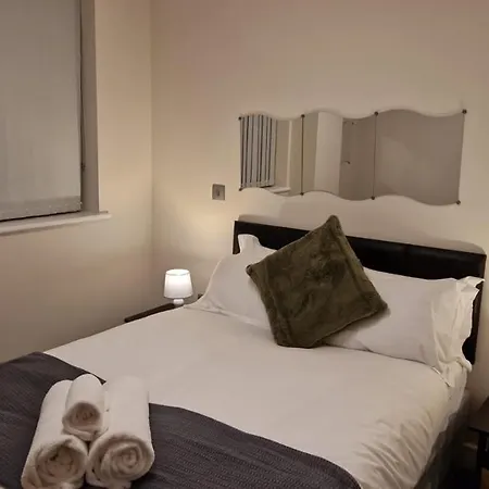 Birmingham Amethyst, 3 Bedroom Apartment-2