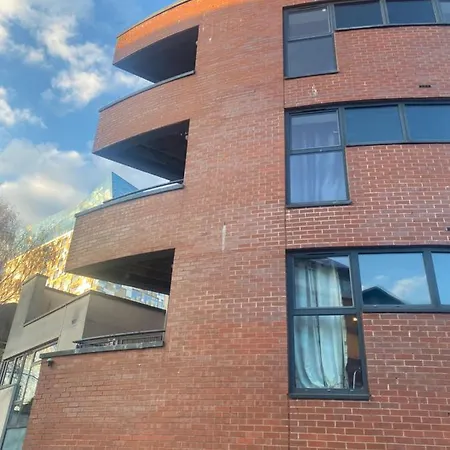 Penthouse Private Room - Top Rated - Great Location-2