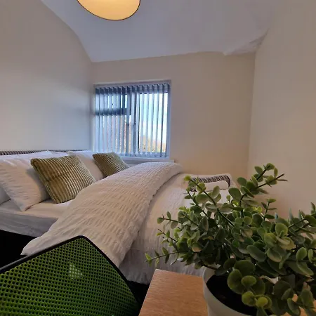 Nice Living Serviced Accommodations 6-2