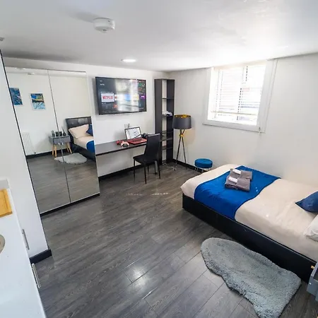 Stay Sa Cosy Equipped Studios Available 10 Mins From The City! Free Wifi &50" Smart Tv'S!-2