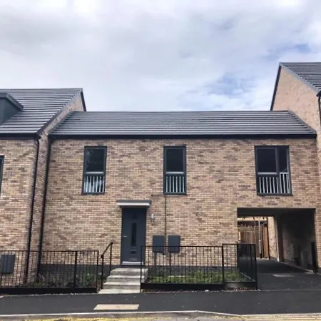 Birmingham City 2 Bedroom Apartment-2