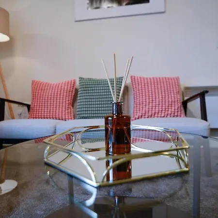 Stylish One Bedroom Apartment In Birmingham City Centre-3
