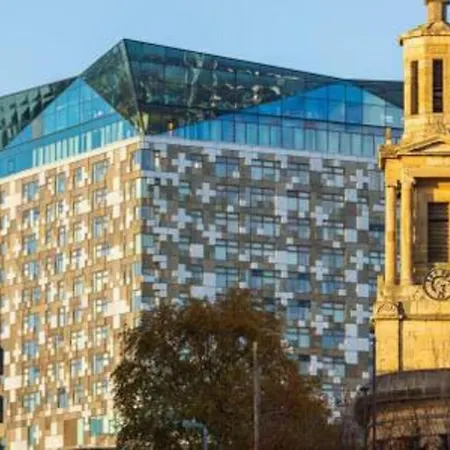Birmingham Emerald 2-Bedroom Apartment City Centre-3
