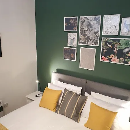 Platinum Apartment Birmingham- Free Secure Parking- Fast Fibre Wi-Fi-3