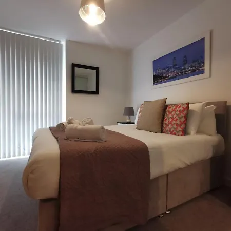 Spacious City Centre Apartments At Lexington Gardens By Hf Group-3