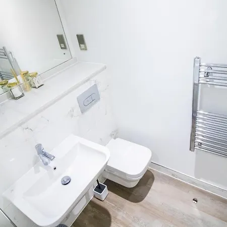 Beautiful Place - 2 Bedroom Apartment On Broad Street-2