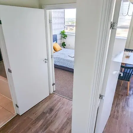 1 Bedroom City Centre Apartment-2