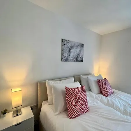 Luxury 02 Academy City Centre 2 Bed Apartment Mailbox Bullring Leisure & Families-2