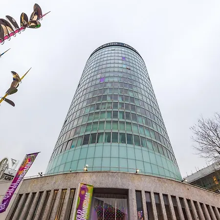 Luxury City Centre Panorama: Professional's Haven-3