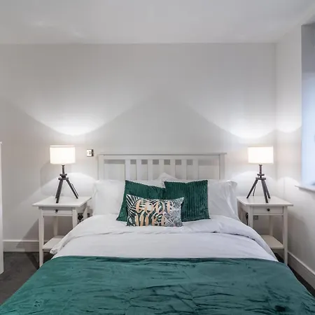 Mailbox 2 Bed Apartment Birmingham City Centre-2