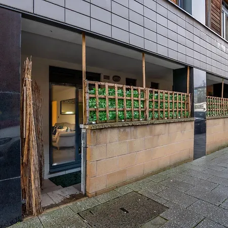Mailbox 2 Bed Apartment Birmingham City Centre-3