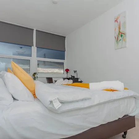 One Bedroom Apartment Serviced Apartment Smethwick Flat 319-2