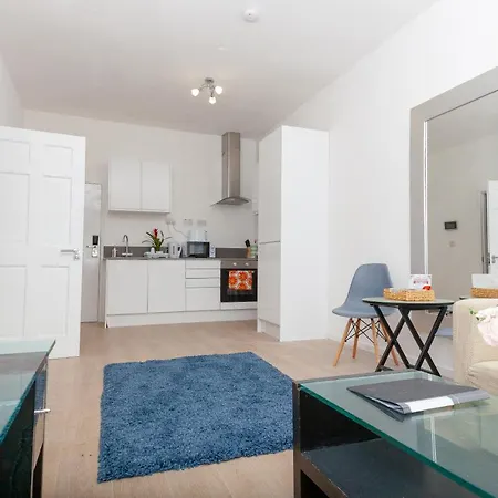 One Bedroom Serviced Apartments Flat 311-2