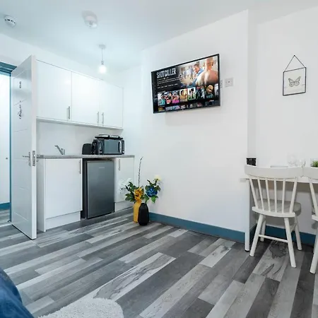 Sky Rooms One Bedroom Modern Studio Apartment 8-2