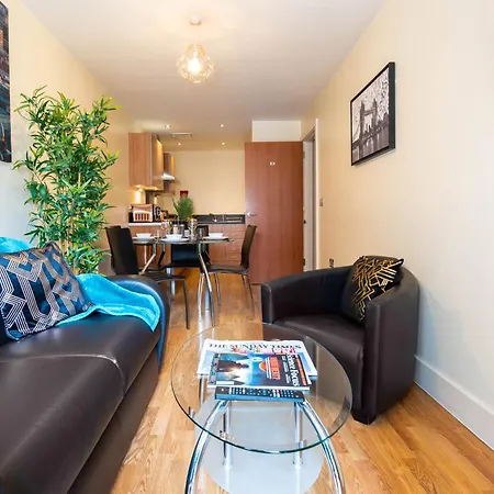 City Centre Apartment - China Town - Balcony - Secure Parking - Arcadian - 16Arc-2