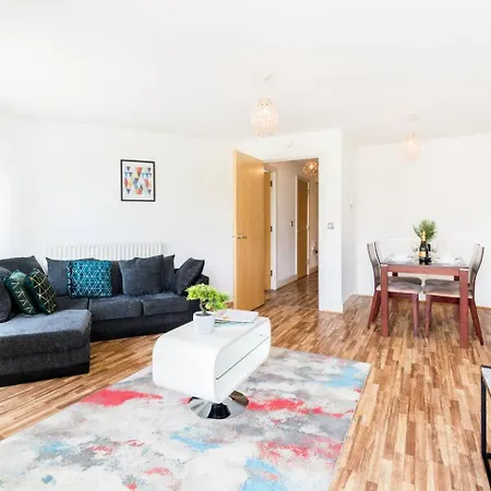 Spacious City Centre Apartment - Balcony - Smart Tv - Wifi- 448A-2
