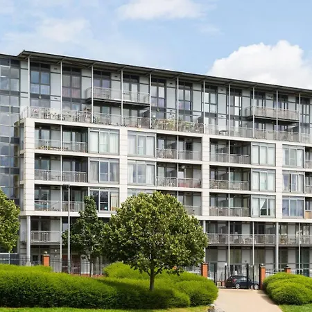 Birmingham City Centre - Terrace - King-Size Bed - Wifi - Netflix - Top Rated - 42M-2