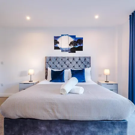 Remarkable 2-Bed Apartment In Birmingham-3