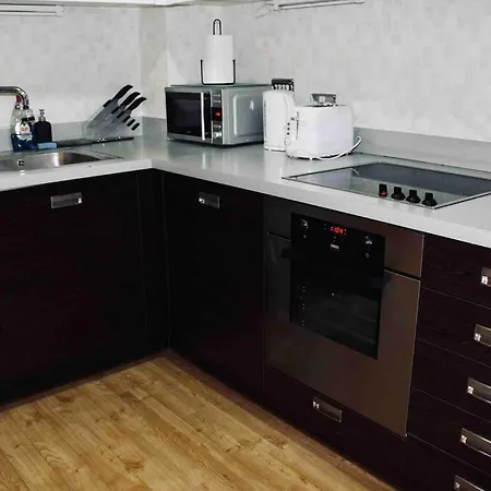 Central Spacious 1 Bed Luxury Ap-2