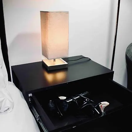 Modern City Central Studio Apt-2