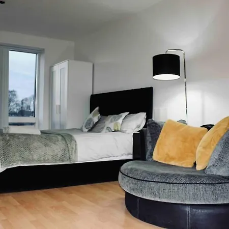 Modern City Central Studio Apt-3