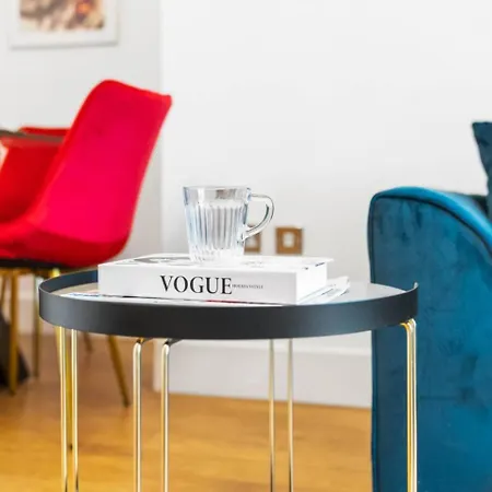 Stylish City Centre Apartment - 2 Bedrooms - Balcony - Netflix 11A-2