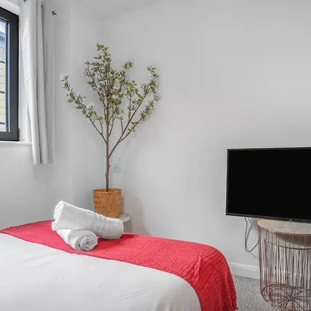 Japanese Lantern With Free Park, Netfix, 75 Inch Tv, Games - City Centre-2