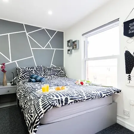 Exclusive Studio Retreat-2