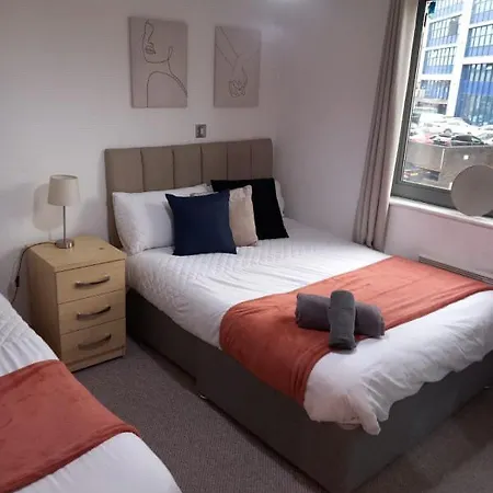 Broad Street - Balcony 1 Bedroom Apartment-2