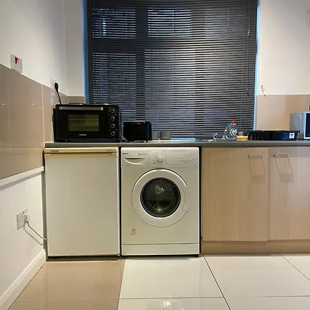 Birmingham City Centre One Bedroom Apartment - Free Parking, Free & Fast Wifi, 24Hr Check-In, Nearby O2 Academy, The Mailbox & Broad Street-2