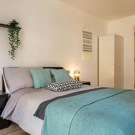 Natural Light City Center Pad-2