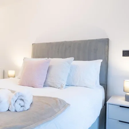 Apex Lofts Suite - Modern 2 Bed With Rooftop Terrace-3