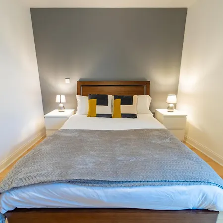 Superb 1 Bedroom Serviced Apartment In City Centre-3