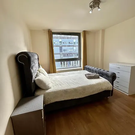 Holliday Street Apartments - One Bedroom - Stunning Balcony-3