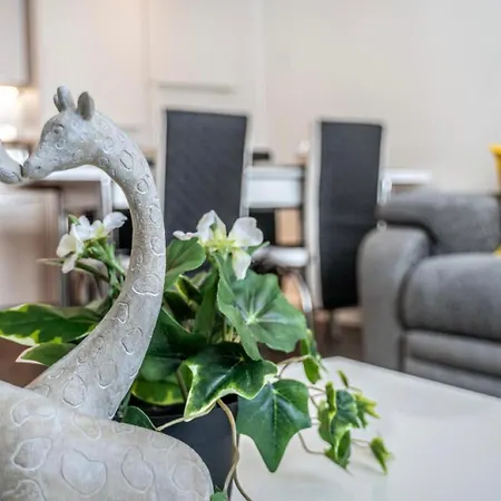 Contemporary 2 Bedroom Apartment - Birmingham City Centre - Digbeth Bullring-2