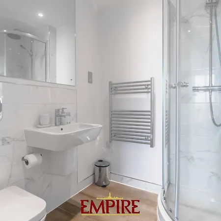Luxury 2 Bedroom Apartment, On Broad Street!-2