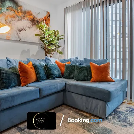 Modern 2-Bed Apartment - Central Birmingham - Sleeps 6-3