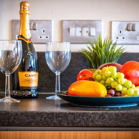 Chinatown - One Bed - Balcony - Secure Parking - Fast Wifi - Birmingham City Centre - 49A-2