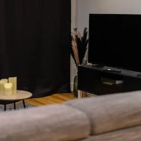 Tq Luxurious 2 Bed Flat-2