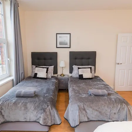Aston Apartment-3